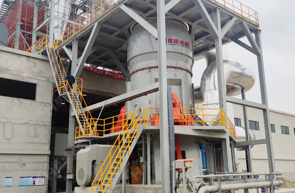 豪氣！福建這家廠一次訂了三臺(tái)鈦精礦磨粉機(jī)