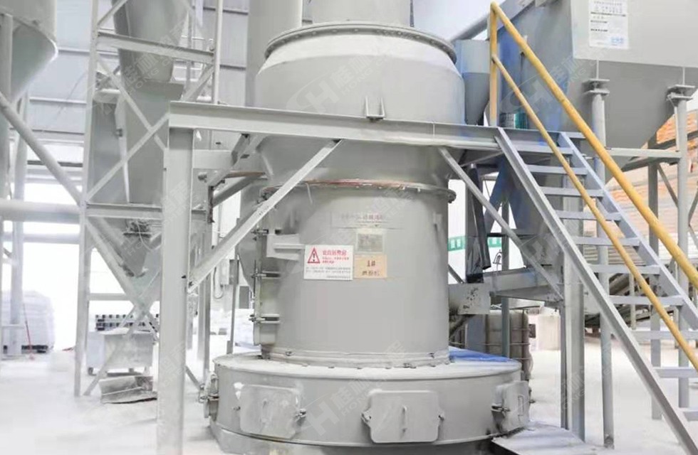 四川某市HC1500擺式磨粉機(jī)生產(chǎn)線投產(chǎn)：白云石粉325目，時(shí)產(chǎn)6噸